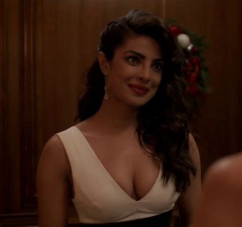 Pop Minute - Priyanka Chopra Quantico Dress Photos - Photo 10