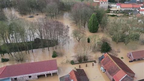 Inondations dans le Pas de Calais la sécurité civile évacue les sinistrés