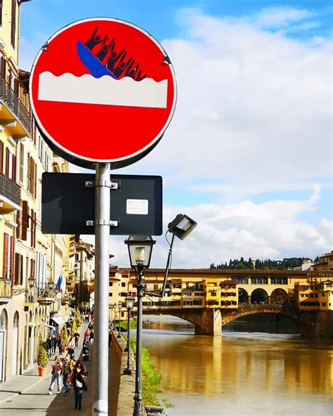 Clet Abraham Guide Me Florence The Freedom Of Street Art In