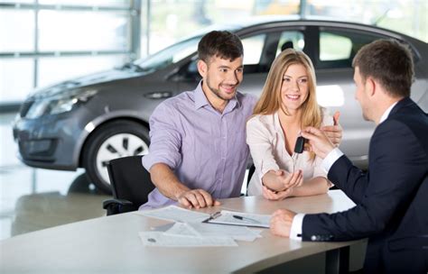 Qual é a melhor época para comprar carro 0km do ano e do mês