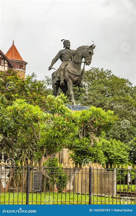 Statue of King Shivaji,Statue of Chhatrapati Shivaji Maharaj in Mumbai Opp Gateway of India ...