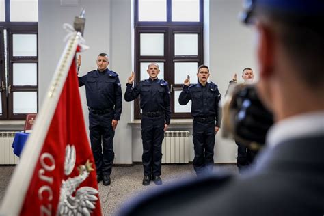 Nowi Funkcjonariusze W Naszych Szeregach Policja Pl Portal Polskiej