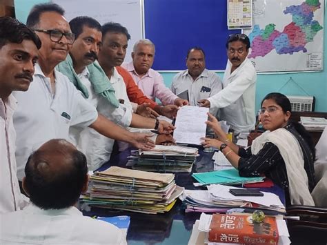 Vipra Foundation Submitted Memorandum To Sdm People Are Facing Trouble