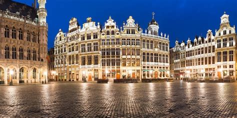 Premium Photo | Grand Place Square at night in Brussels Belgium