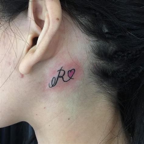 Tatuajes De Iniciales Para Demostrarle Cuanto Lo Amas