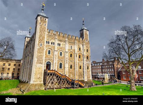 Inner courtyard and the White Tower inside Tower of London, London, UK ...