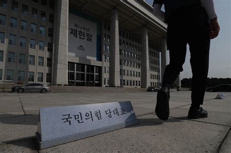 이준석 잠행 사흘 만 침묵 깨“당원 가입하기 좋은 날” 일요신문