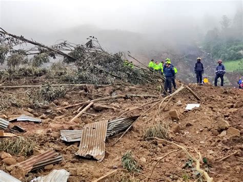 Deslizamiento de tierra en Alausí deja 7 muertos