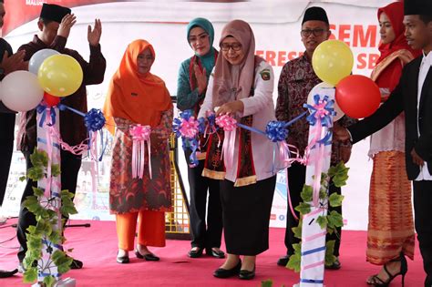 Gubernur Maluku Resmi Sekolah Berbasis Pesantren Pertama Di Indonesia