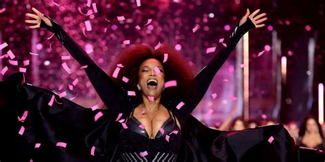 Tyra Banks Walked The Victorias Secret Fashion Show For The First Time In 20 Years