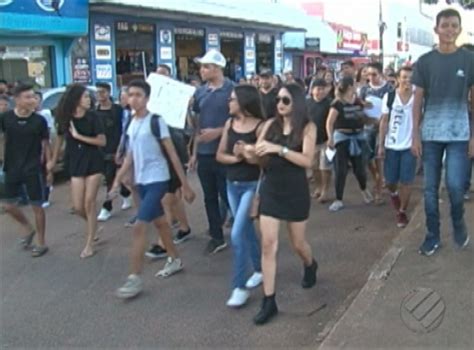 Professores De Altamira Fazem Cortejo F Nebre At Cemit Rio Para