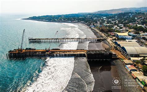 Instalan Ltima Columna En Nuevo Muelle Tur Stico Del Puerto De La