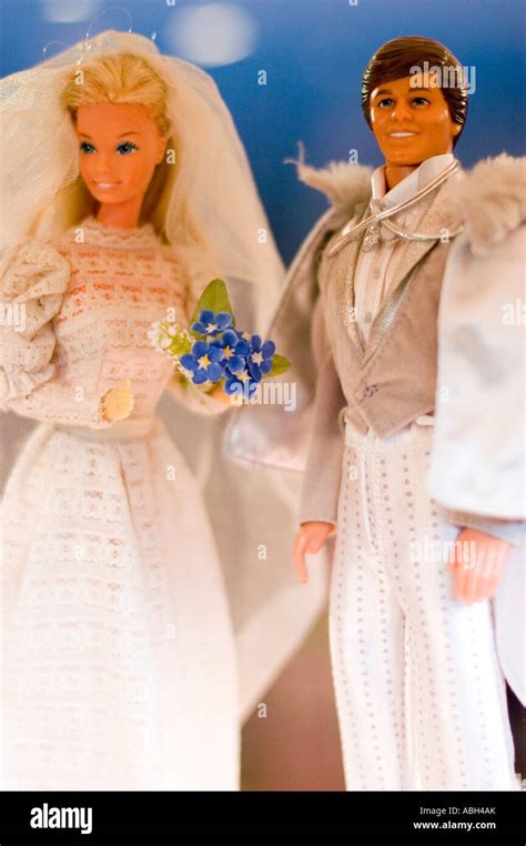 Bride Romantic Wedding Barbie and Ken dolls, Mattel Barbie fashion ...