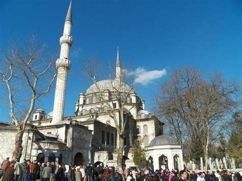 Ey P Sultan Camii Nerede Kim Yapt Ey P Sultan Camii Tarihi Ve Hikayesi