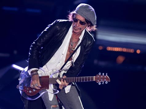 Joe Perry On Strats Being His Weapon Of Choice When Recording Aerosmith