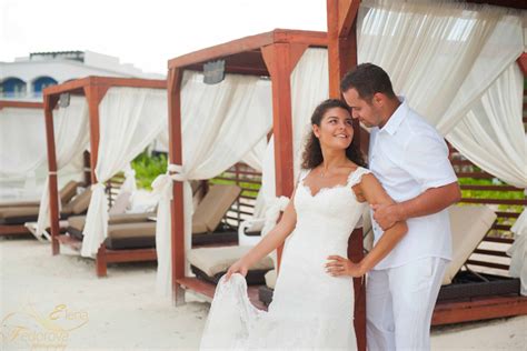 Wedding photographer Riviera Maya Mexico.