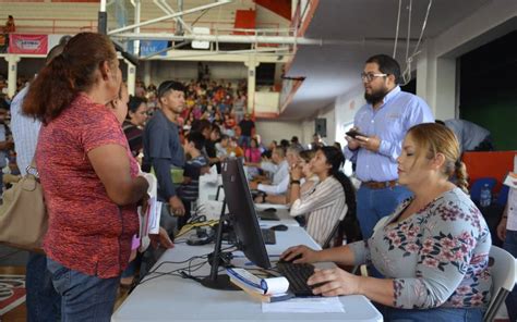 Entregan Vales Canjeables Para Programa De Calzado Y Uniformes