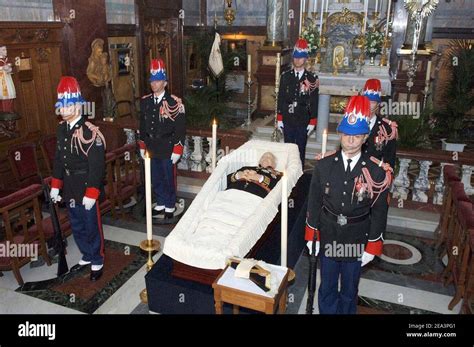 Les Restes Mortels Du Prince Rainier Iii Sont Expos S Dans La Chapelle