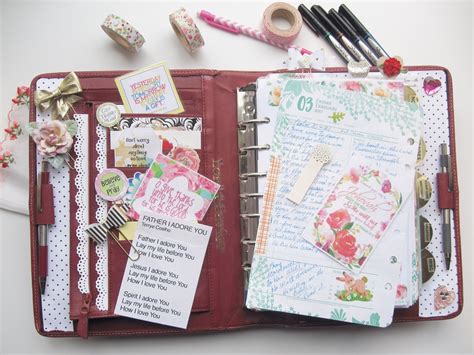 A Palette Full of Blessings: Bible Study Journal