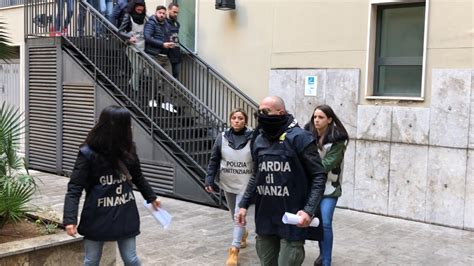 Falsi Incidenti E Spaccaossa A Palermo Il Listino Prezzi Dellorrore Giornale Di Sicilia