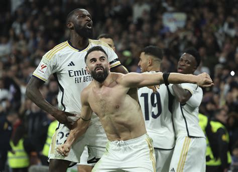 Dani Carvajal pierde los papeles, coge a Saka por el cuello y se expone