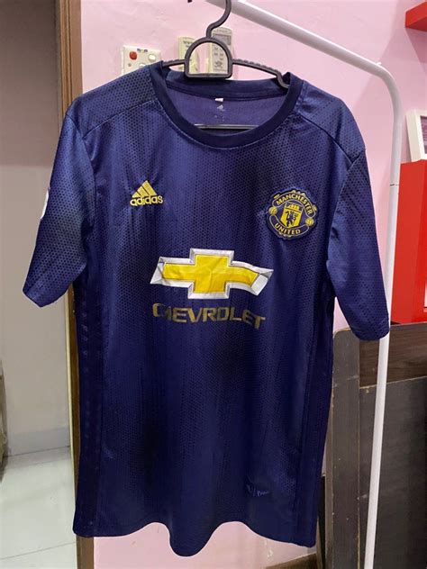 Jersi Mu Men S Fashion Activewear On Carousell