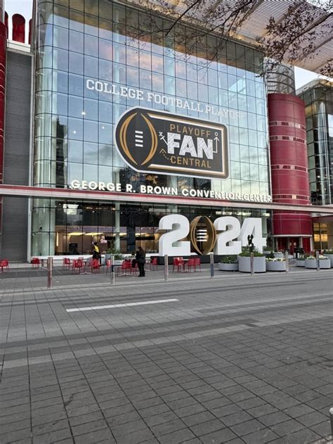 Downtown preparing for CFP championship game : r/houston