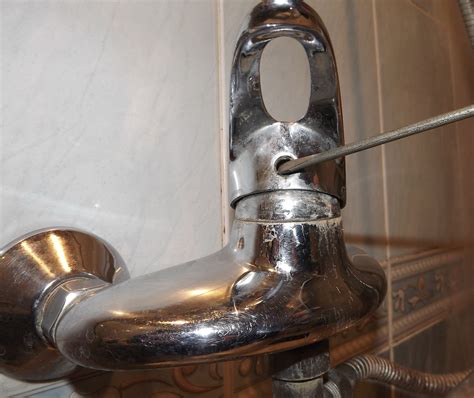 bathroom repair: how to fix leaky faucet