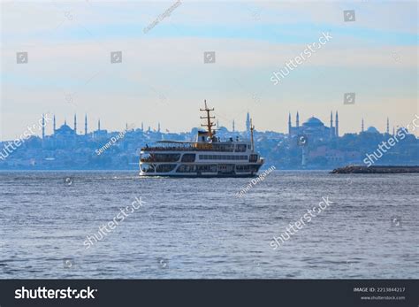 Ferries Istanbul Ferry Kadikoy Istanbul Skyline Stock Photo 2213844217 ...