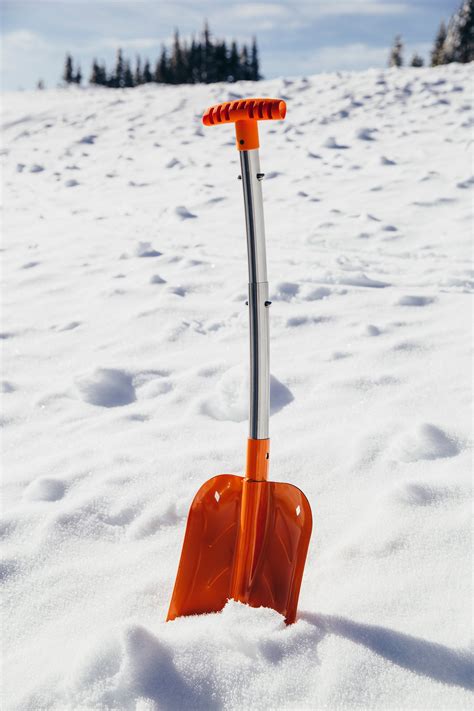 Expedition Emergency Snow Shovel - Collapsible – Cascade Mountain Tech