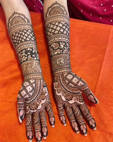 50 Newest Bridal Mehndi Designs For Hands And Legs To Flaunt On Your Big