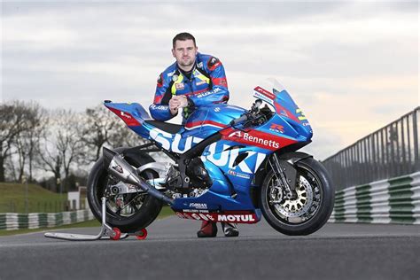 Michael Dunlop To Ride The New Suzuki Gsx R1000r At Isle Of Man Tt