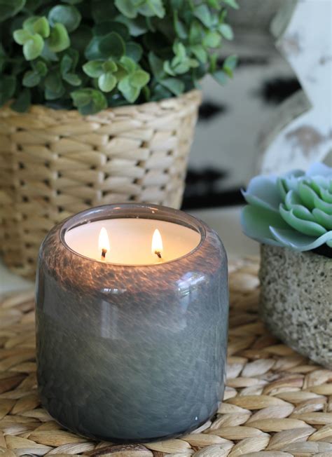 4 Must-Have Candles for Relaxation