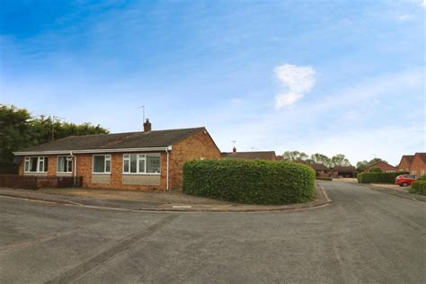 3 Bedroom Semi Detached Bungalow In Millfield Road Bourne Pe10 £