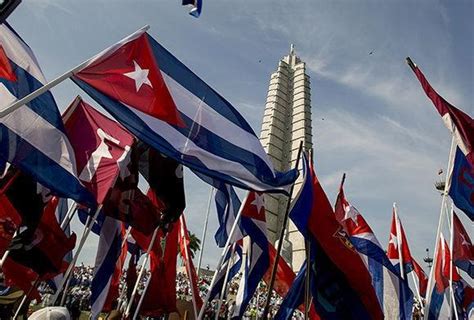 Viva Cuba socialista Cuba Granma Órgano oficial del PCC