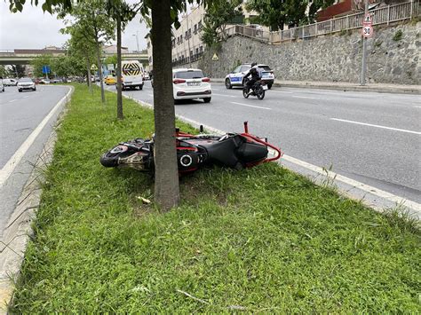 Stanbul Da Korkun Kaza Motosiklet S R C S Feci Ekilde Can Verdi