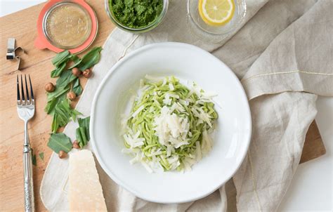 Bärlauchpesto mit Haselnüssen Lykke Life