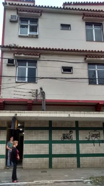 Pr Dio Comercial Na Avenida Governador Leonel De Moura Brizola