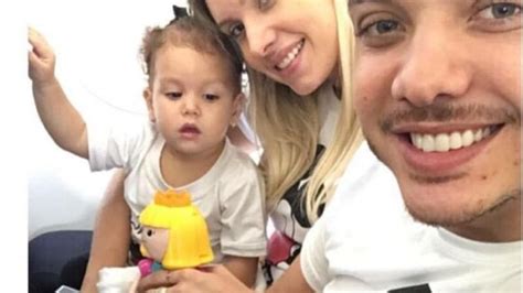 Foto Wesley Safadão e a mulher Thyane Dantas curtiram uma festa