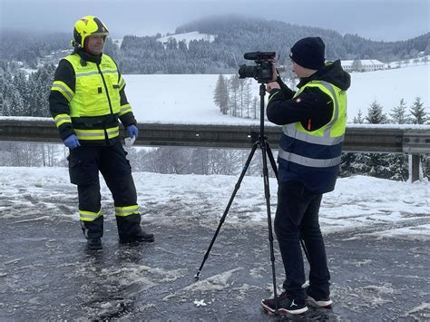 Frontalkollision Auf Der B 126 Bezirk Urfahr Umgebung