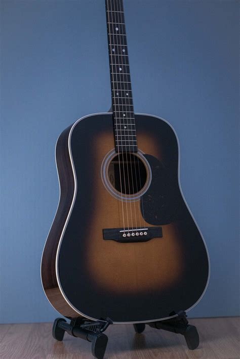 Martin D-28 Sunburst - Guitar Guys