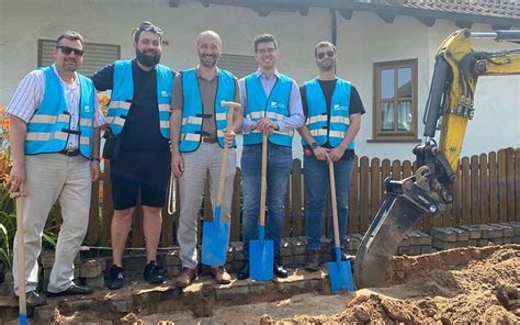 Spatenstich F R Den Glasfaserausbau In Hausen