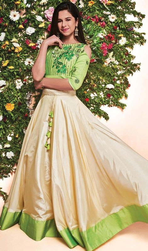 White And Green Color Silk Choli Skirt Dressing Moderne