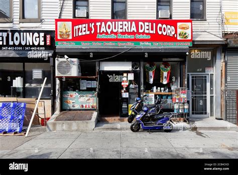 Mexican Deli Storefront Hi Res Stock Photography And Images Alamy