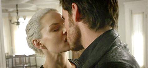 Captain Hook And Emma Swan Kiss