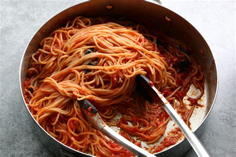 Best Spaghetti Ever • Easy, Delicious Homemade Sauce • Hip Foodie Mom