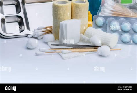 Wound Dressing Tray Hi Res Stock Photography And Images