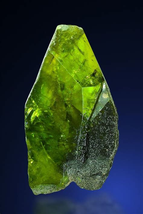 Titanite - Minerals, Crystals, Gemstones, Natural Formations | Minerals ...