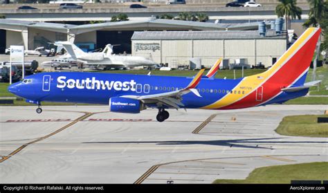 N8572X Southwest Airlines Boeing 737 800 By Richard Rafalski