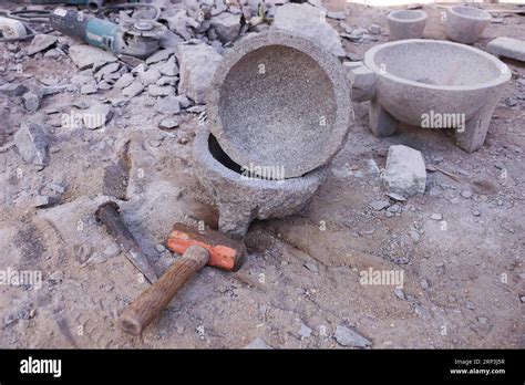 Metates Y Molcajetes Hi Res Stock Photography And Images Alamy